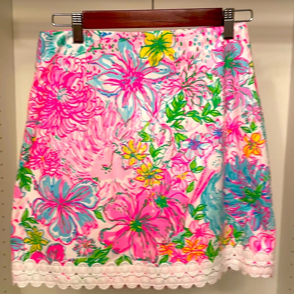 Lilly Pulitzer lined skirt with white rick rak trim